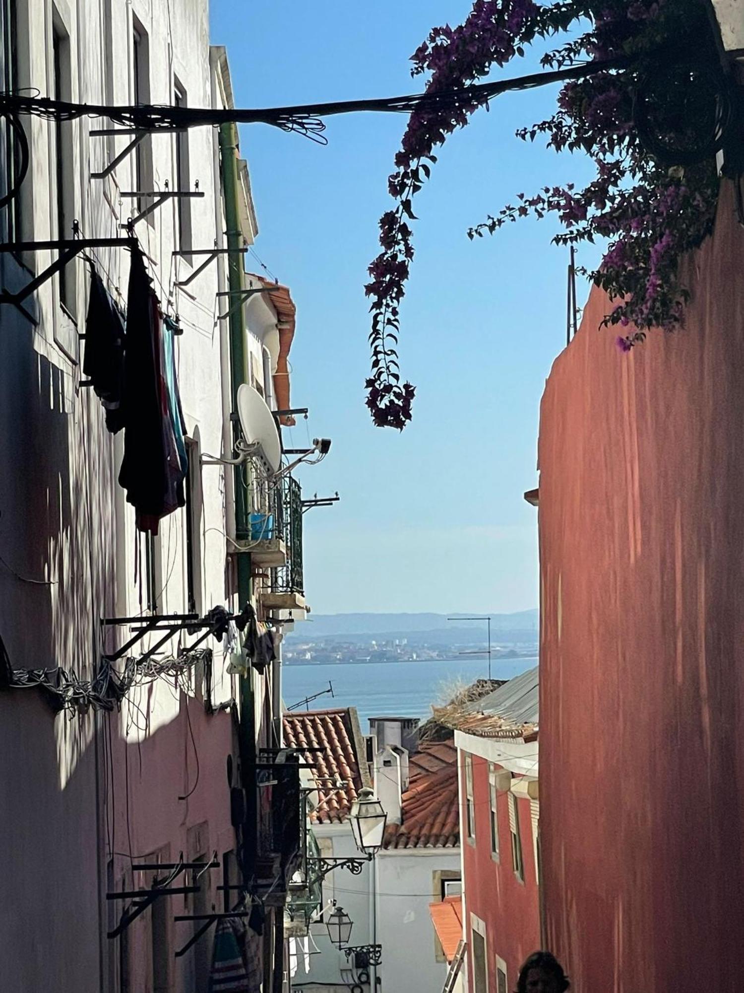Quiet Street Alfama Apartment *